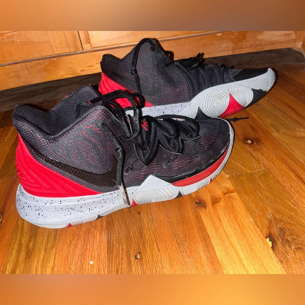 COPY - Mens Nike Kyrie 5 Athletic Shoe - Picture 2 of 7